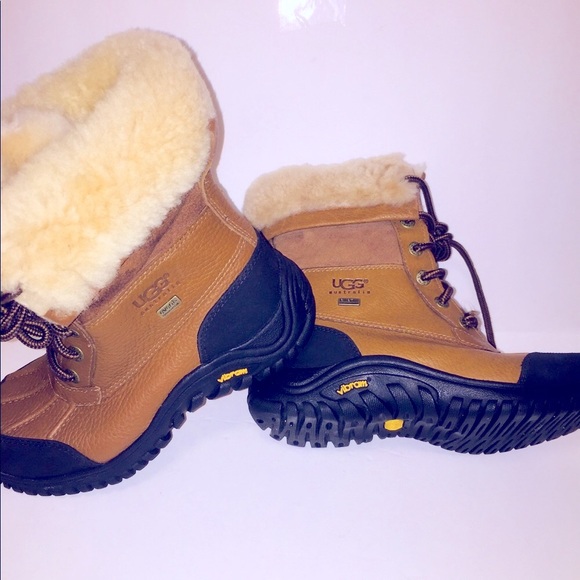 UGG - Picture 4 of 7